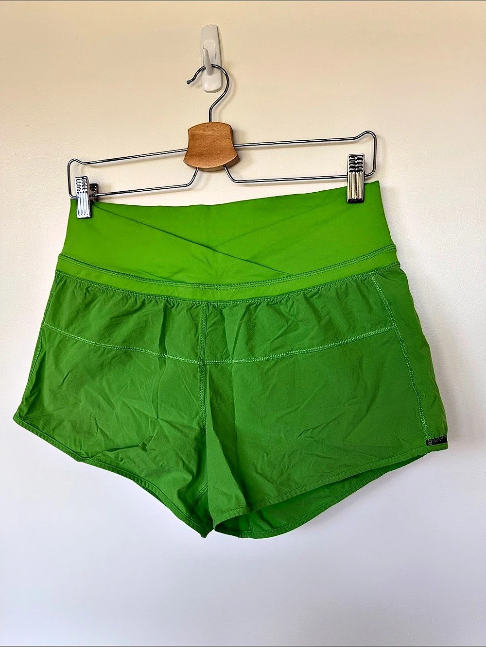Vintage lululemon Green cross front Athletic Shorts Size 6